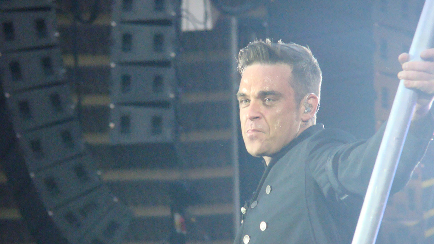 Robbie Williams Beograd pozdravio sa: ‘Zagreb, dobro večer’