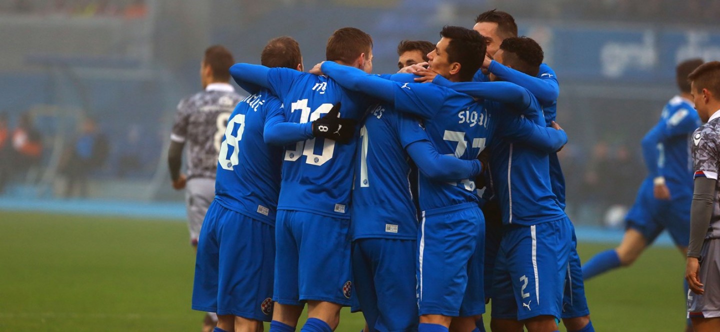 Dinamo pobjedom nad najvećim rivalom preuzeo vrh HNL-a