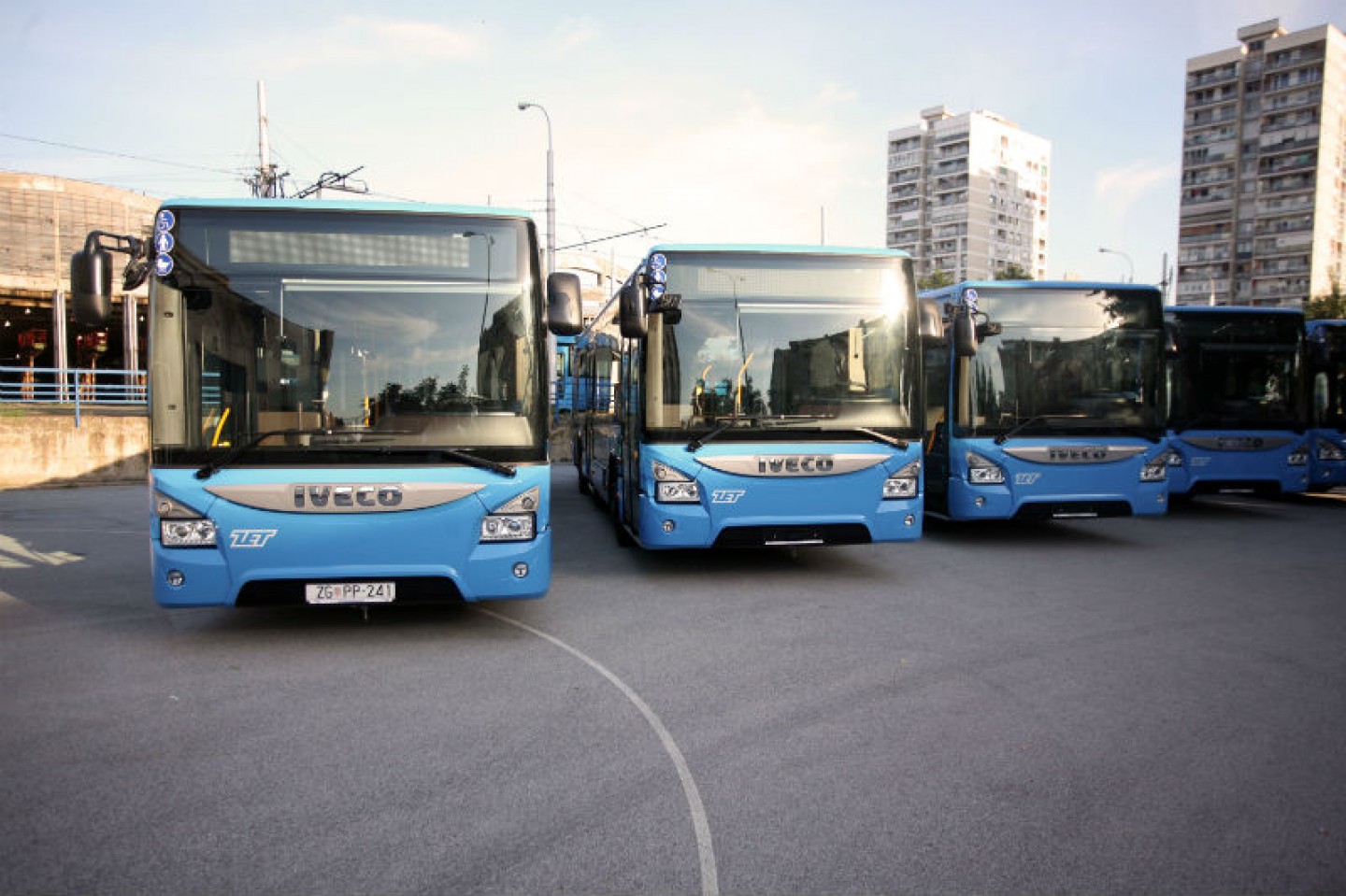 Predstavljeno pet novih niskopodnih autobusa
