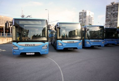 Predstavljeno pet novih niskopodnih autobusa
