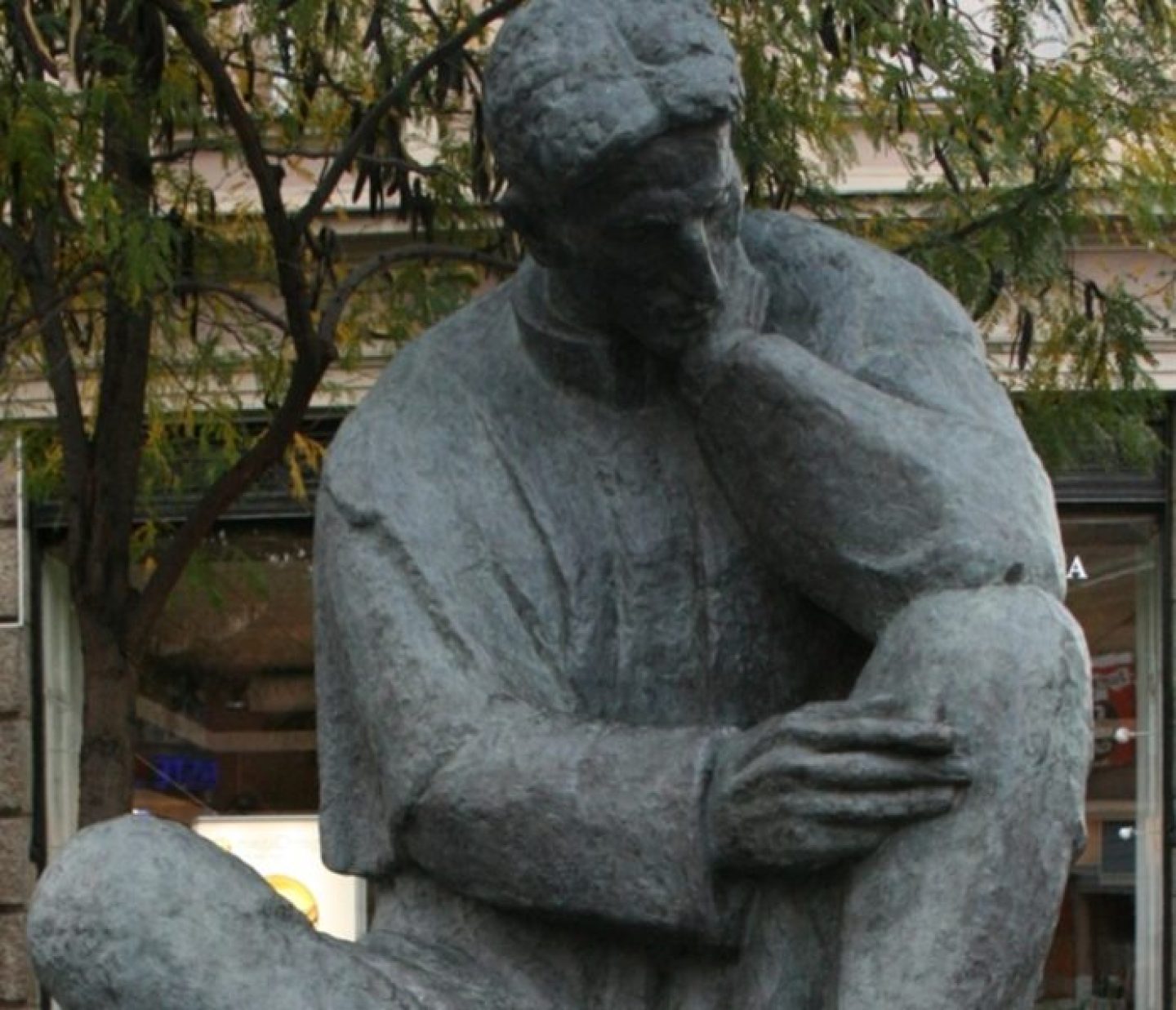 PRAZNO POSTOLJE: Gdje je nestao spomenik Nikole Tesle iz središta Zagreba?