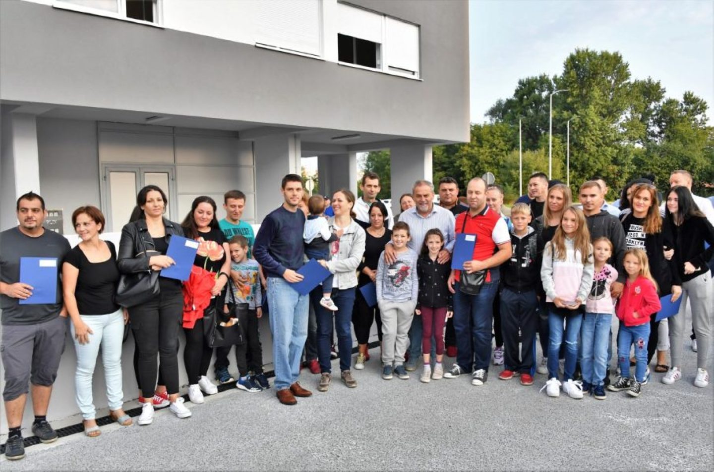 Osamnaest obitelji dobilo ključeve stana u Podbrežju