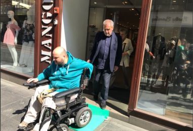 U centru grada postavljene kosine koje pomažu invalidnim osobama da uđu i izađu