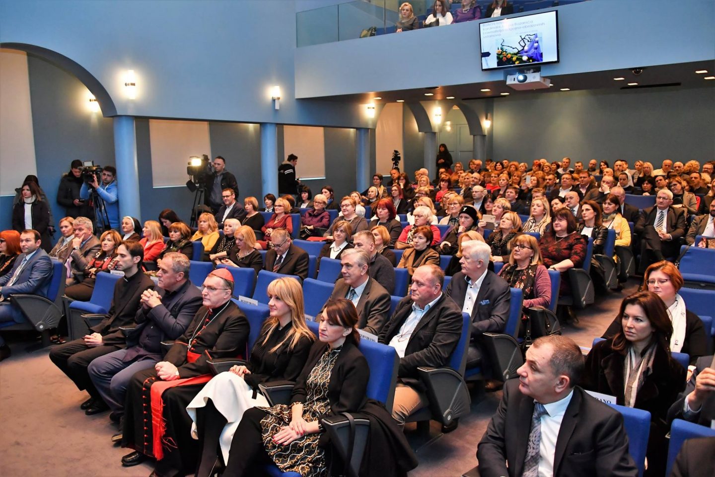 Bozanić kritizirao obrazovnu reformu, Bandić traži širu primjenu demografske mjere MAJKE ODGAJATELJICE