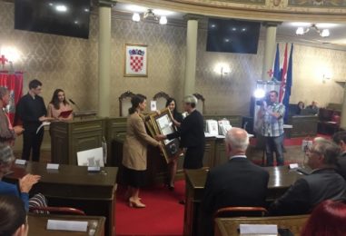 Prvo darivanje krvi učenika zagrebačkih srednjih škola; SVEČANO u Gradskoj skupštini
