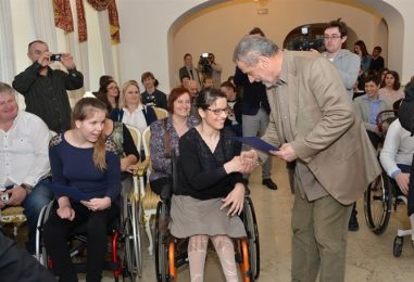 Grad Zagreb plaća školovanje učenicima i studentima s invaliditetom