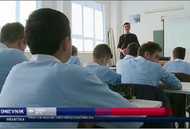 Zagrebački učenici dobili skupe uniforme, no NE MORAJU IH NOSITI, ako im se ne sviđaju!