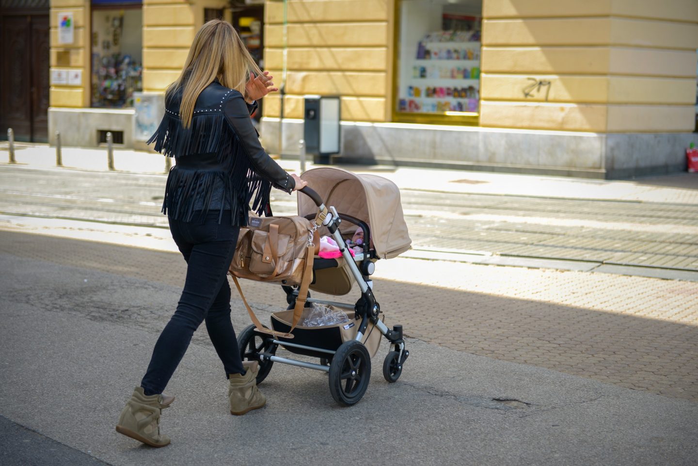 Krenule isplate za roditelje odgojitelje, Grad Zagreb pokrenuo anketu s korisnicima ove popularne mjere