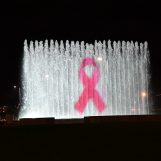 Osvjetljavanje fontana u povodu Mjeseca borbe protiv karcinoma dojke