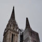TEŽAK 30 TONA Opasni toranj zagrebačke katedrale uklanja se dinamitom