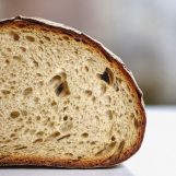 Kako pravilno očuvati kruh i iskoristiti višak?